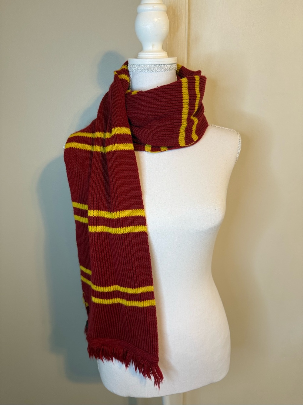 Harry Potter Gryffindor Knit Scarf Universal Orlando Resort
